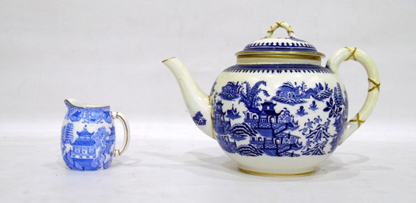 Worcester blue and white teapot with gilt decoration,