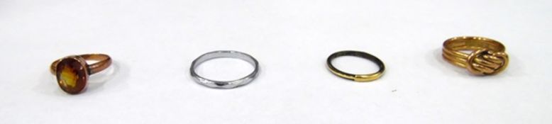 9ct gold ring with twist decoration, 5g,