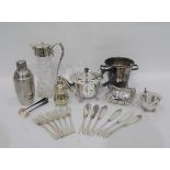 Quantity of silver plate to include loose flatware, teapot, ice bucket, cased flatware,