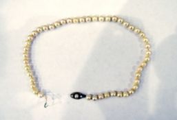 Cultured pearl single strand necklace with 9ct gold clasp