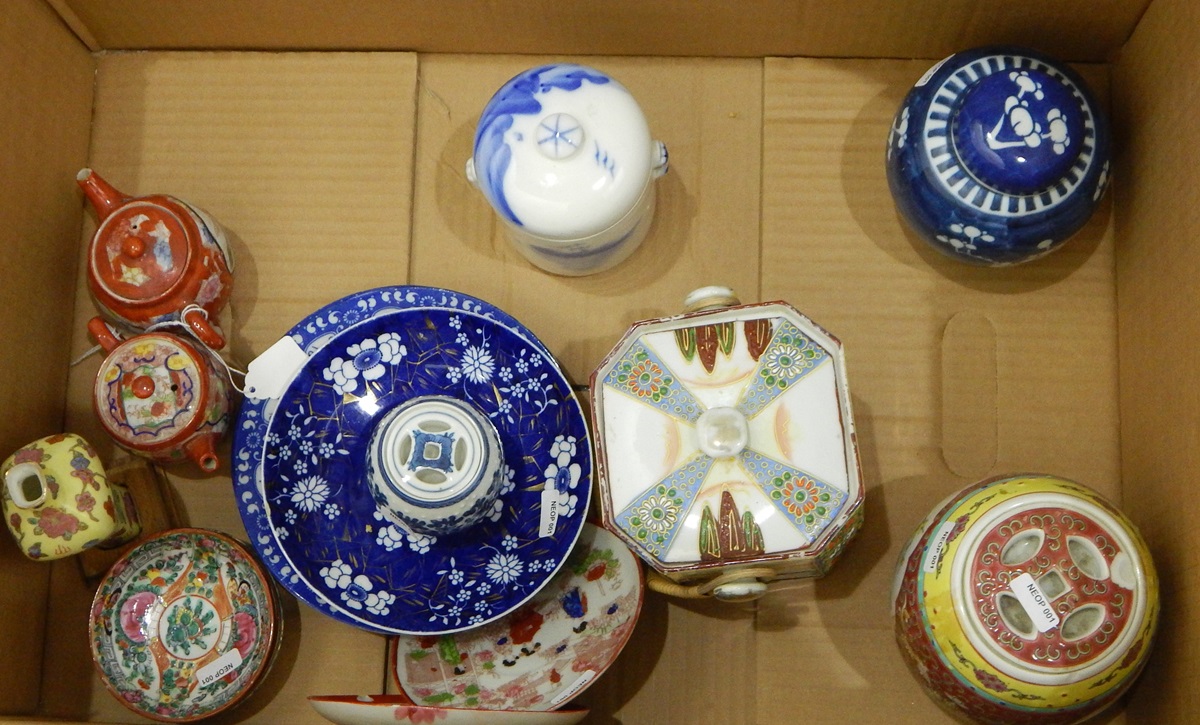 Quantity of modern Oriental to include a blue and white ginger jar, Japanese miniature tea cup,