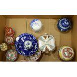 Quantity of modern Oriental to include a blue and white ginger jar, Japanese miniature tea cup,