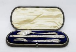 Victorian silver three-piece christening set, Kings pattern with engraved decoration,