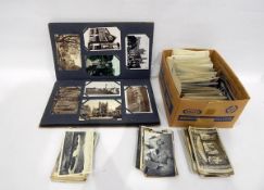 Quantity of assorted early to mid 20th century postcards, souvenir cards,