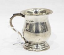 Edwardian silver small mug with flared rim, bellied form to pedestal base, Birmingham 1902, 2.