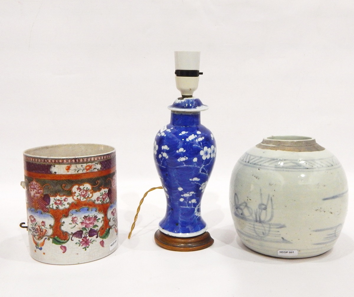 Chinese blue and white ginger jar (missing lid), assorted wooden stands,