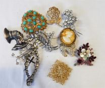 Quantity of costume jewellery to include gold-coloured jewellery, earrings, clip-on earrings,