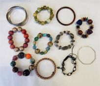 Quantity of costume jewellery to include bangles, beaded necklaces, mainly 20th century jewellery (2