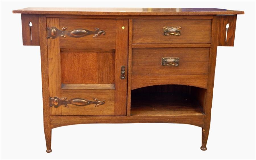 Early 20th century Arts & Crafts oak sideboard, th