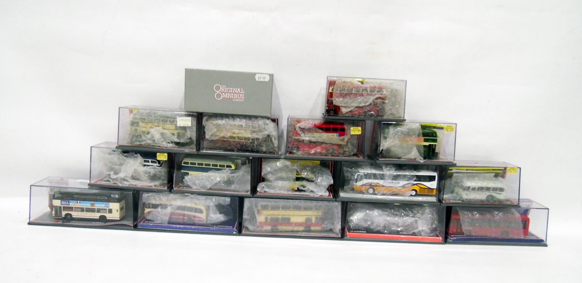 Quantity of diecast model buses (16)