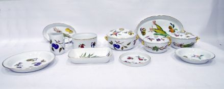 Quantity Royal Worcester oven to tableware 'Evesham' pattern, to include three covered vegetable