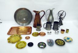 Copper ewer, scale-design, quantity of pewter ale mugs and other metalware (1 box)