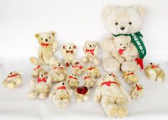 Quantity of modern soft bodied teddy bears (1 box)
