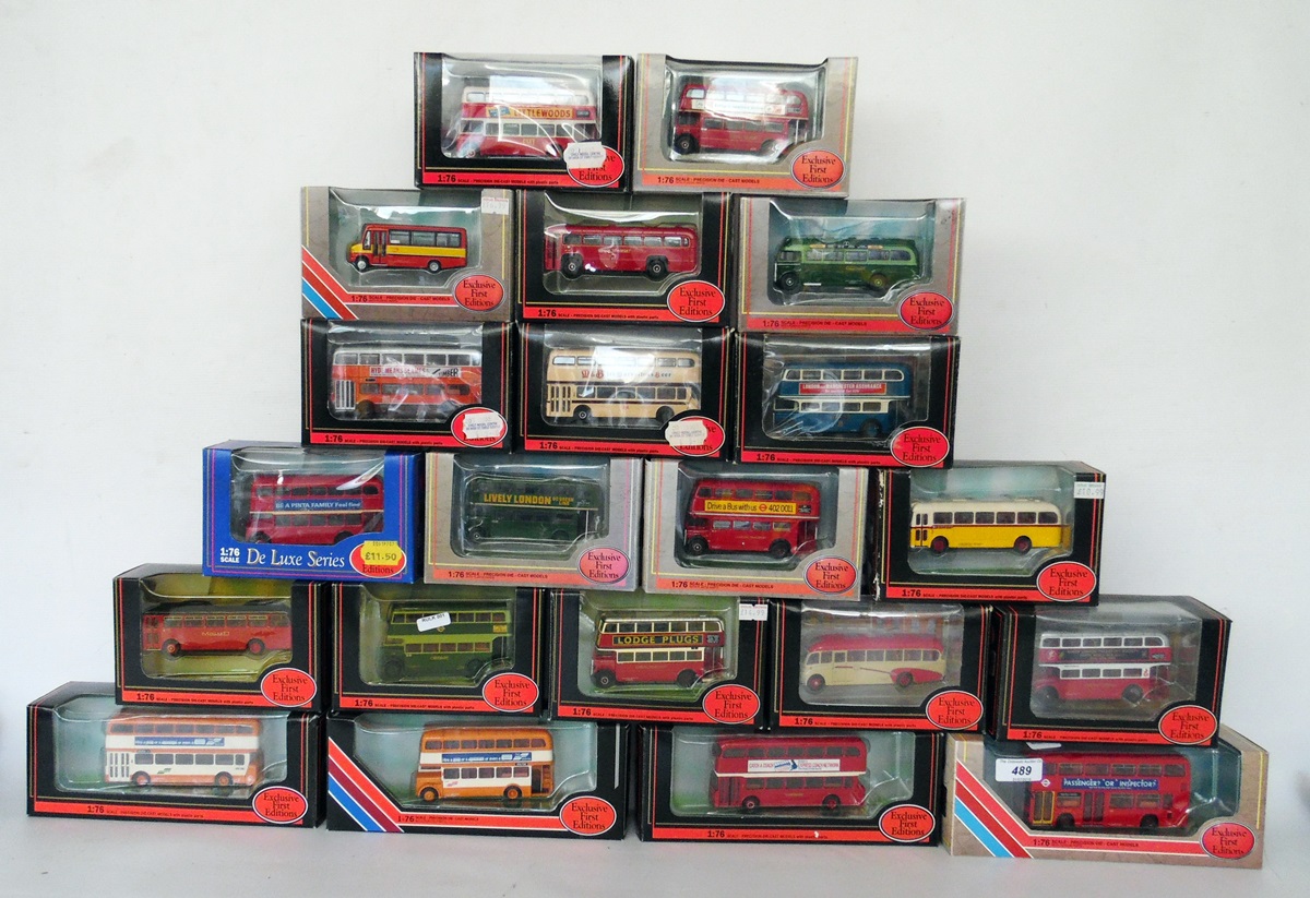 Quantity of Exclusive First Edition diecast model buses (21)