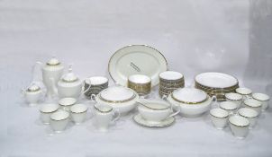 Royal Grafton 'Knightsbridge' pattern tea and dinner service comprising 12 dinner plates, numerous