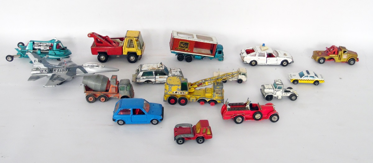 Quantity of mid 20th century and later diecast vehicles (1 box)