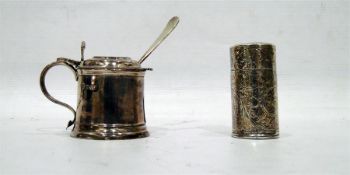 Silver lidded mustard pot with glass liner, Cheste