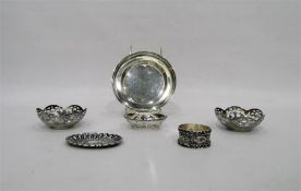 Small circular silver dish, Sheffield 1945, diamet