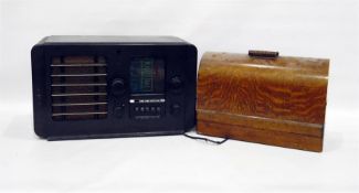 Ekco bakelite radio and a oak-cased manual Singer