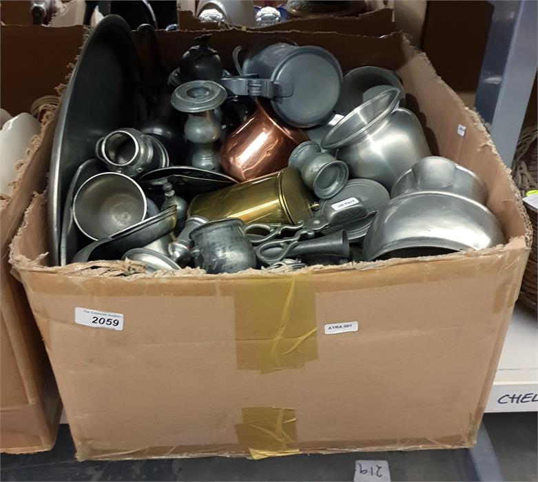 Large quantity of pewter including tankards, grape