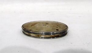 Georgian white metal oval snuff box with reeded bo