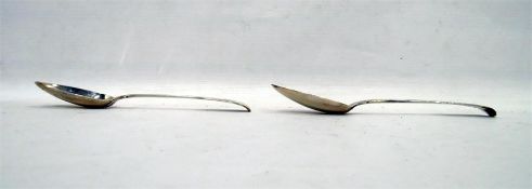 Pair of Georgian silver tablespoons, fiddle pattern, maker's mark 'RR' (2)