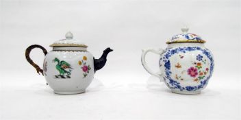 Late 18th/early 19th century Chinese porcelain arm