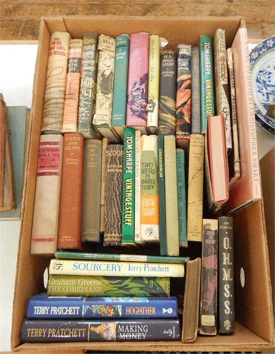 Quantity of modern first editions and other volumes including Waugh, Evelyn "Scoop", Chapman &