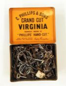 Quantity of keys in a G Phillips & Sons Grand Cut Virginia tin