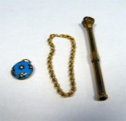 9ct gold chain bracelet, 5g in total, a turquoise enamel circular fob (damaged) and a gold-