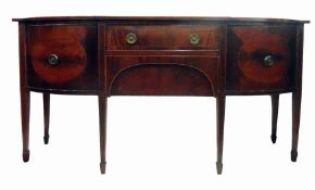 Georgian style mahogany sideboard, the cross-banded top with satinwood stringing, central frieze