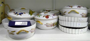 Quantity of Royal Worcester 'Evesham' pattern ware