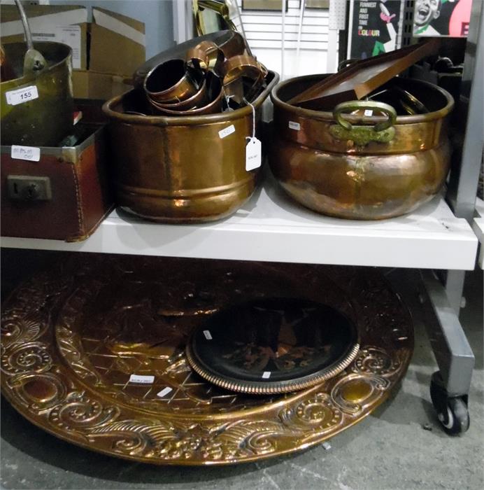 Quantity of copperware to include copper teapot, tankards, pans, a larger copper tray and another