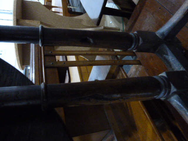 Late 18th century oak oval fall-flap gateleg table having Spanish style feet, 68cm wide - Image 8 of 8