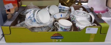 Aynsley 'Pembroke' tea service including teapot, jug, sugar bowl side plates, teacups and saucers,