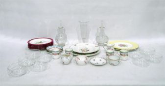 Quantity of glassware to include vases, bowls, dec