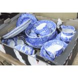 Large quantity of Copeland Spode 'Italian' dinner