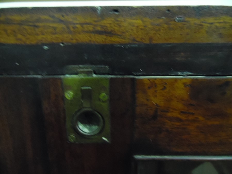 Mahogany bookcase having recessed brass handles, 1 - Image 9 of 11