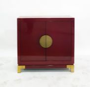 Red lacquer side cupboard, the pair of doors with