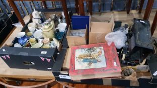 Quantity of assorted ceramic collectables, Minton