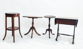 20th century mahogany coffee table in the Regency