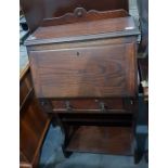 Early 20th century oak student's bureau with fall-