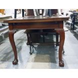 Early 20th century mahogany extending dining table