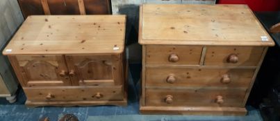 Victorian pine chest of drawers with moulded edge