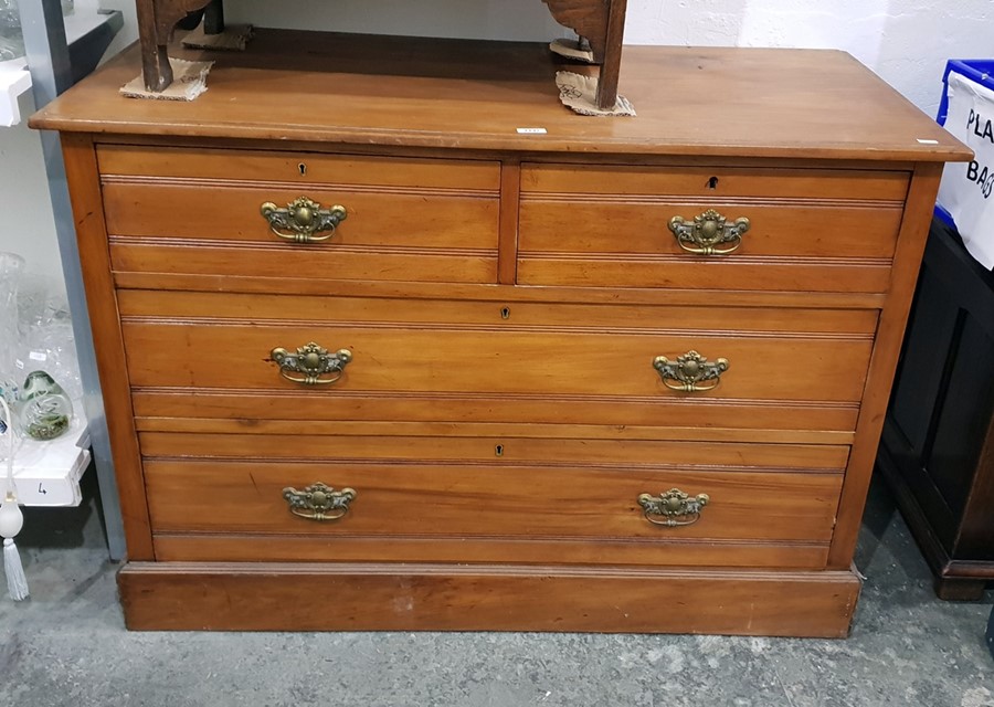 Edwardian walnut chest of two short and two long g