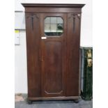 Early 20th century Arts & Crafts style oak wardrob