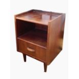 Pair of Moveis Cimo bedside cabinets, each with shelf and single drawer on turned supports, each