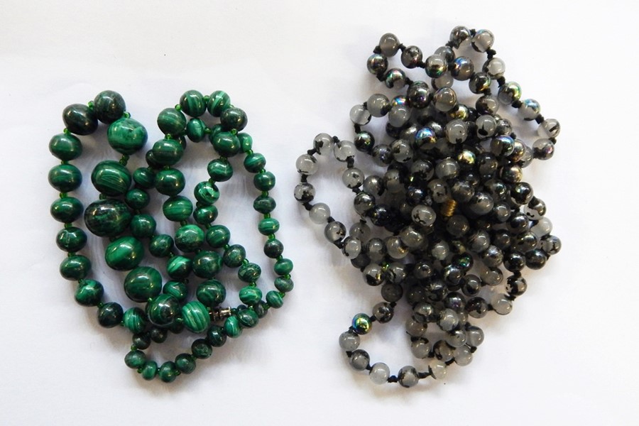 Quantity of amber beads, malacite and others - Image 2 of 2