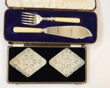 Quantity of EPNS including boxed fish servers, boxed stainless steel 'The Granton Carver Set', a