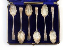 Boxed set of Georgian dessert spoons/teaspoons with scalloped bowls and bright cut engraving, London